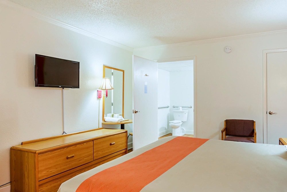 Motel6 Perry, GA 32/39