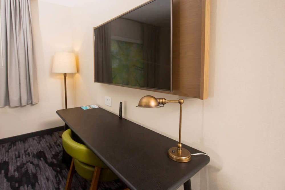 Fairfield Inn Suites Philadelphia Broomall Newtown Square 47/49