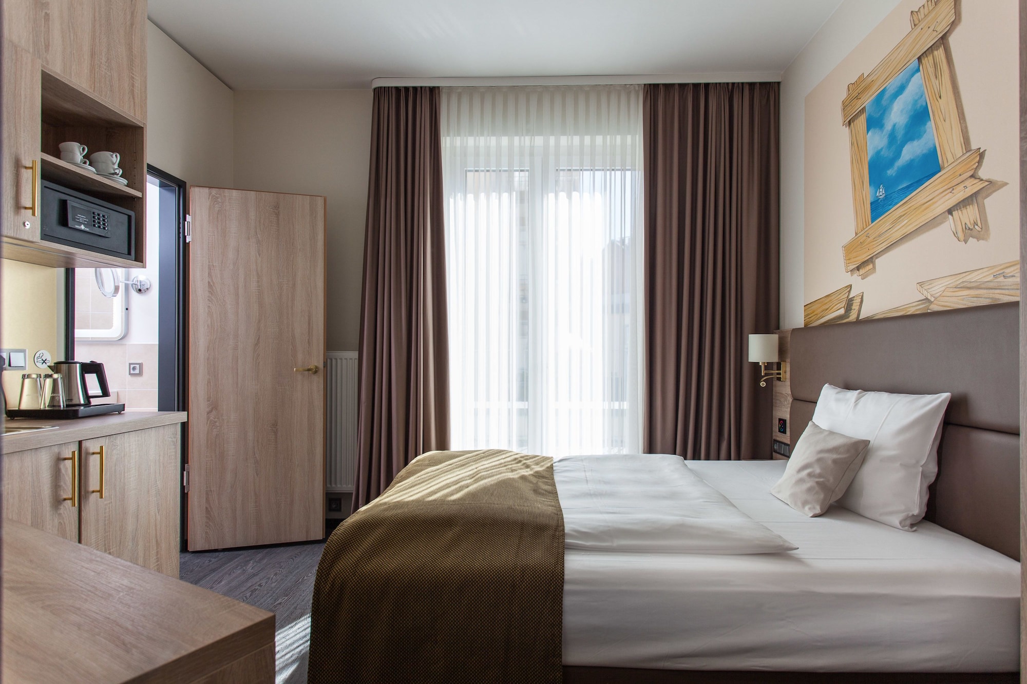 ROOM, SINGLE, SMALL