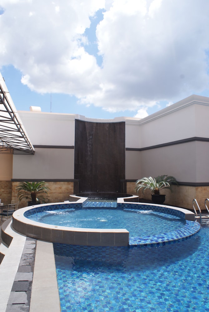 Swiss Belhotel Borneo Samarinda 38/68