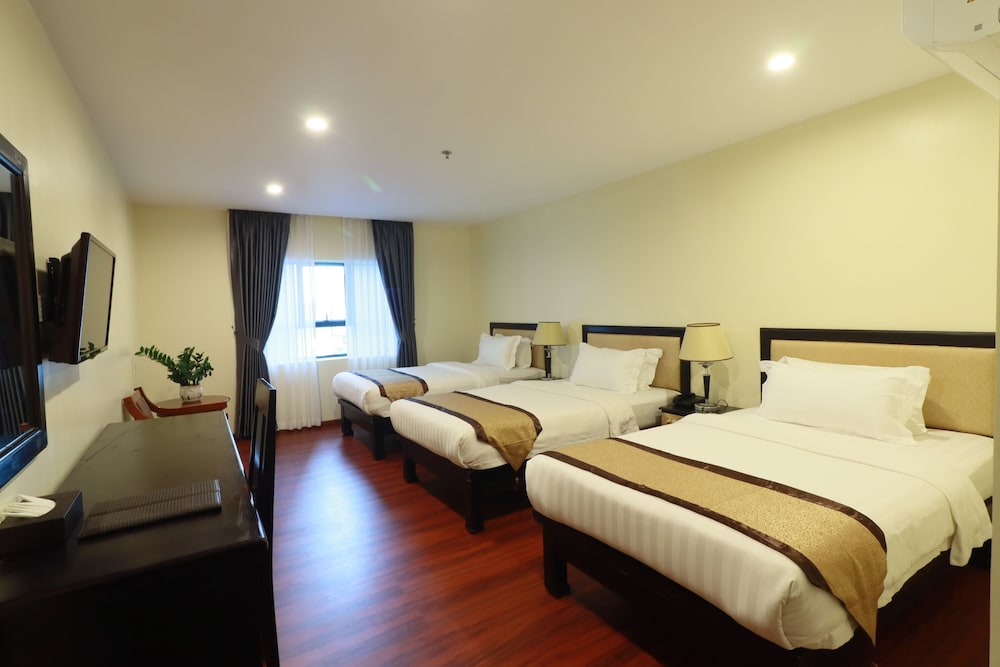 Ramada by Wyndham Phnom Penh Central 11/38