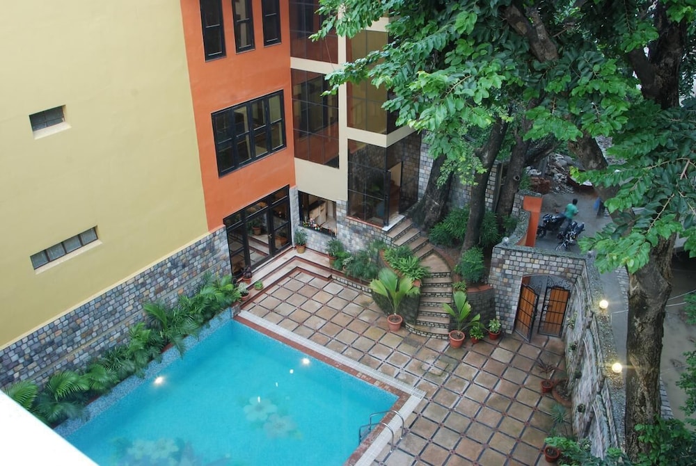 CORBETT KINGDOM 26/28