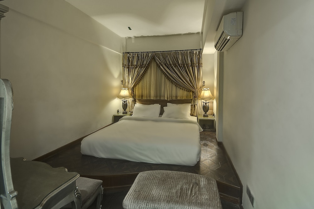 Arenaa Batik Boutique Hotel 8/48