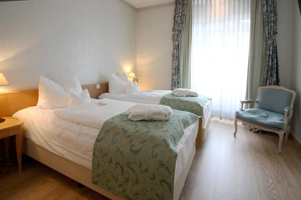 غرفة قياسية بسريرين منفصلين، Hotel Am Muhlenteich Schwelm 2/3