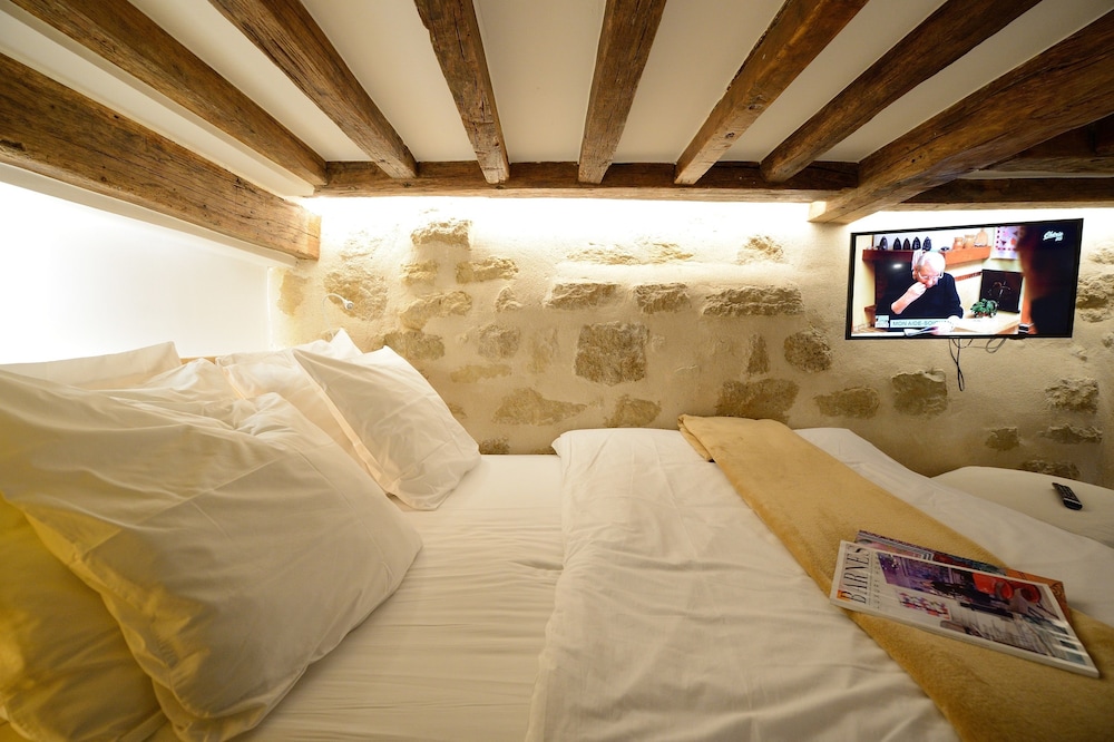 Apartment, Twin Beds, Sofa, Les Patios Du Marais 2/3