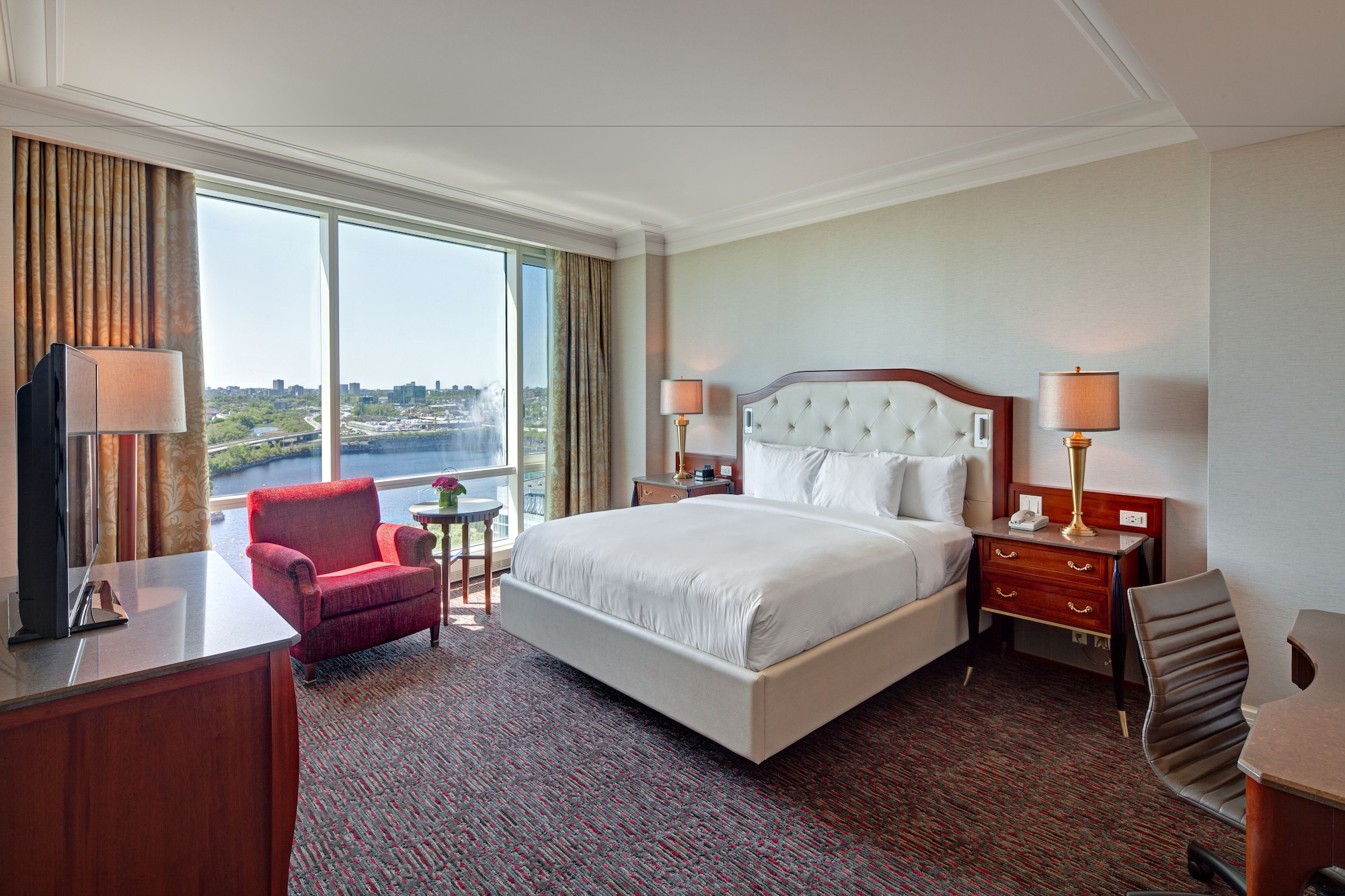 غرفة كلاسيكية بسرير كينج، Hilton Lac Leamy 3/7