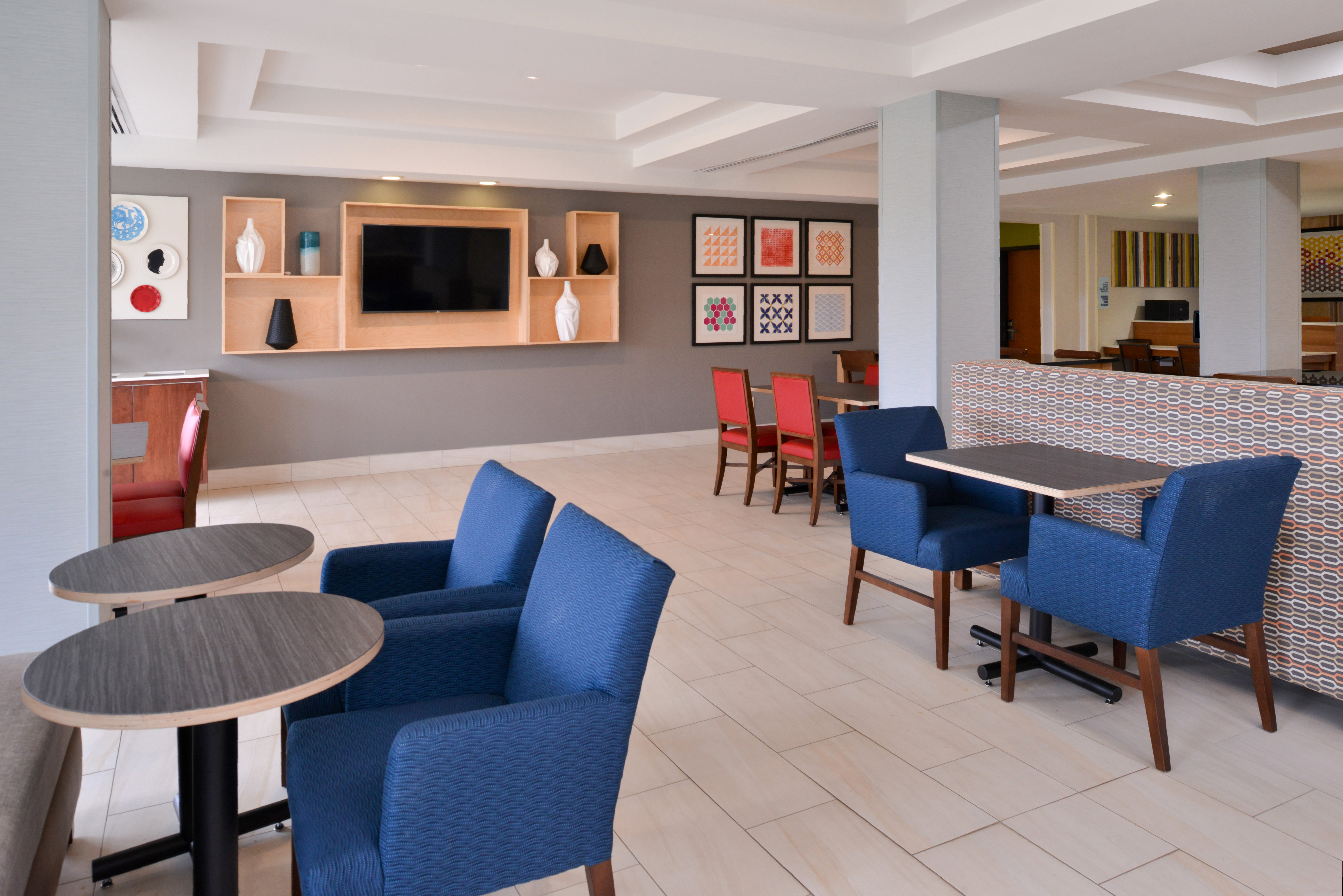 Holiday Inn Express Hotel And Suites Parkersburg Mineral Wells 29/42