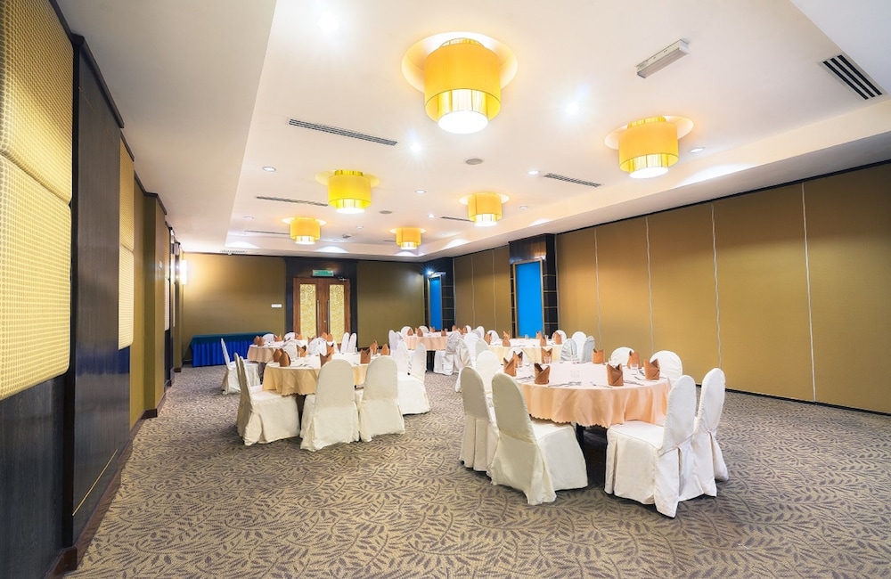 Crystal Crown Kuala Lumpur 37/59