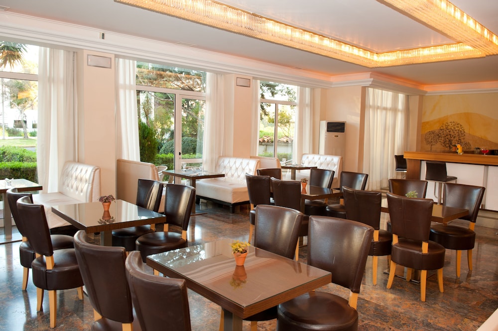 London Hotel 44/55