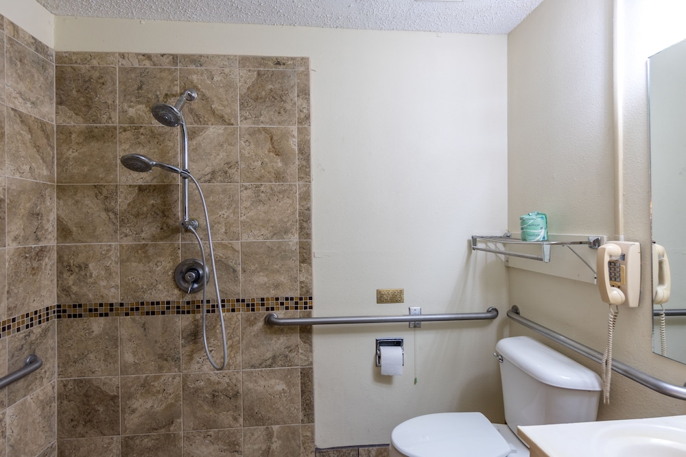 Econo Lodge San Antonio Near SeaWorld - Medical Center 24/40