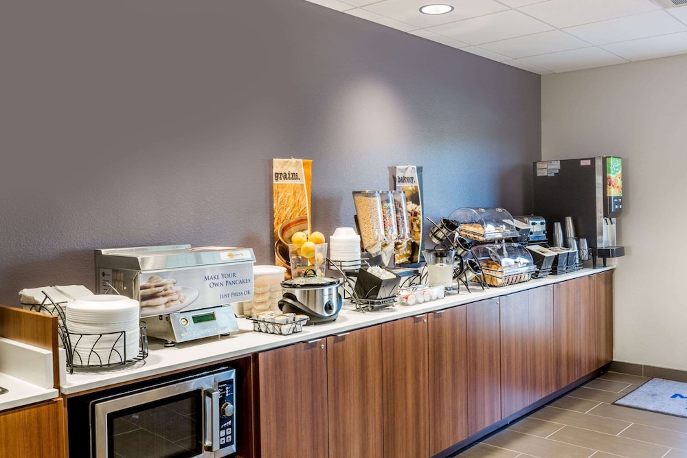 Microtel Inn And Suites By Wyndham Tioga 18/23
