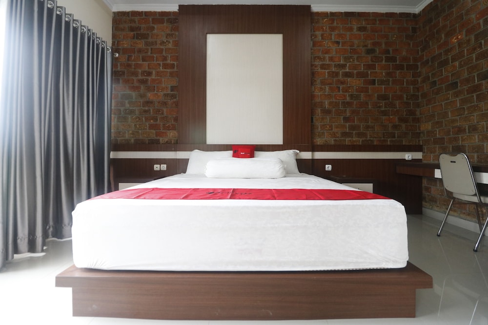Reddoorz Plus Near Kualanamu Airport 26/29
