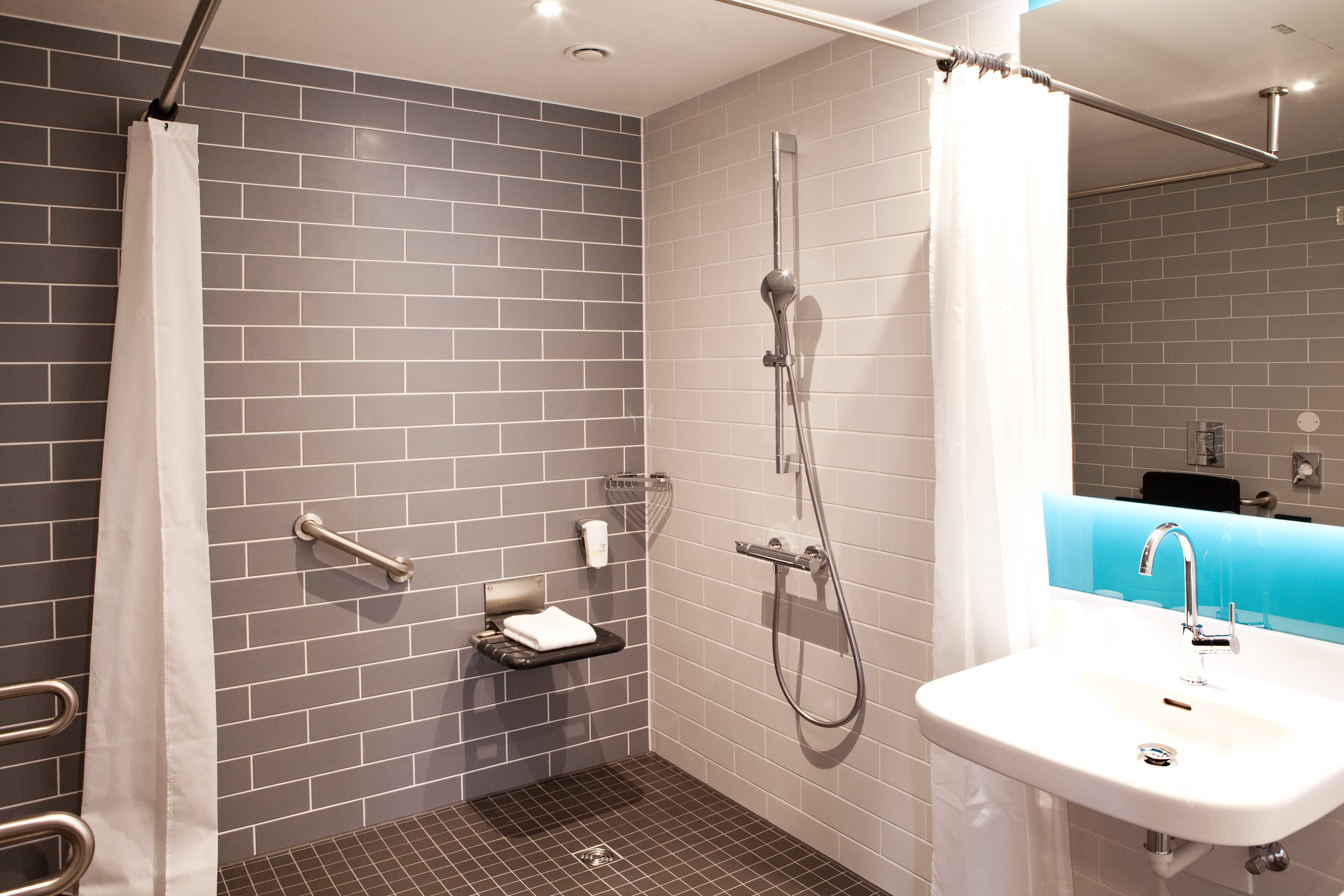 Holiday Inn Express Dusseldorf Airport 21/21