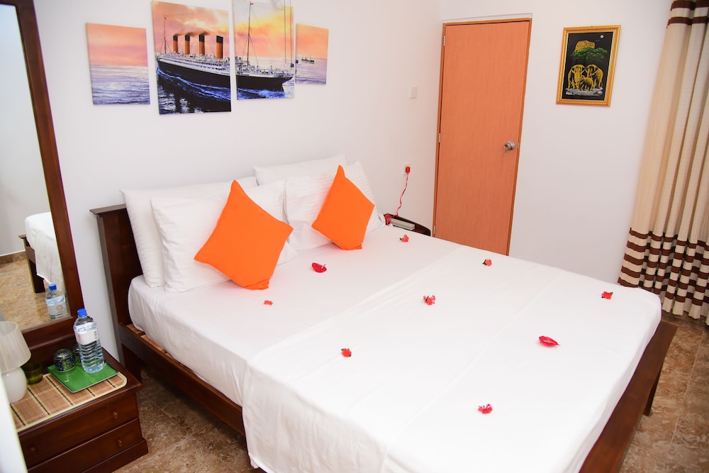 White Villa Airport Transit Hotel 15/45