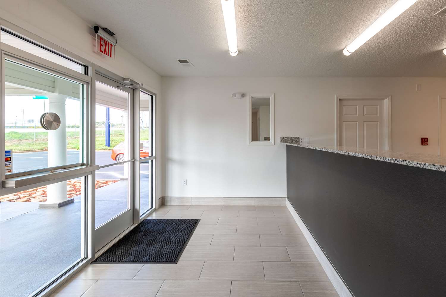 Suburban Studios Spartanburg - I-26 4/6