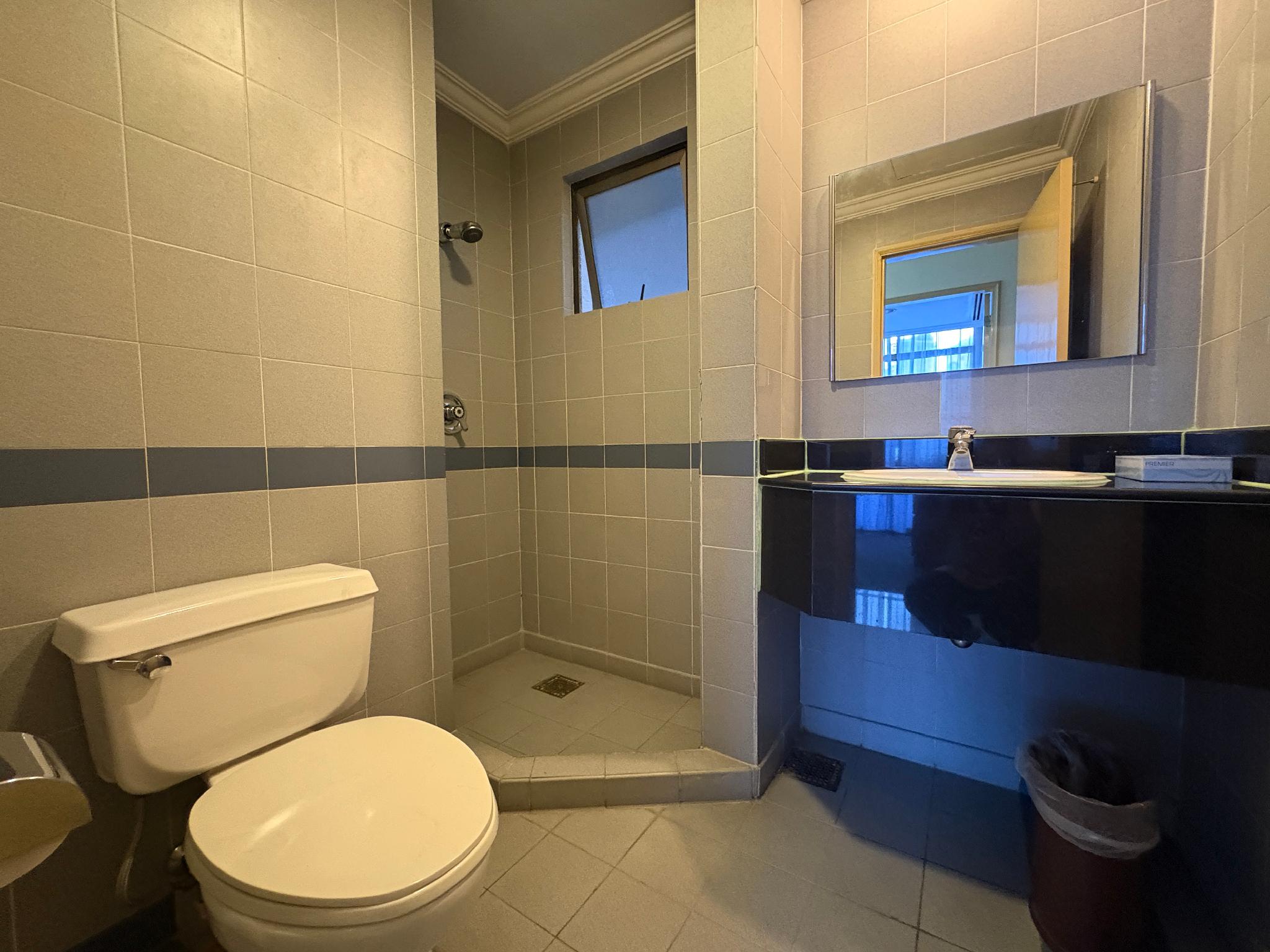 2 Bedrooms, Deluxe, King and Queen Bed