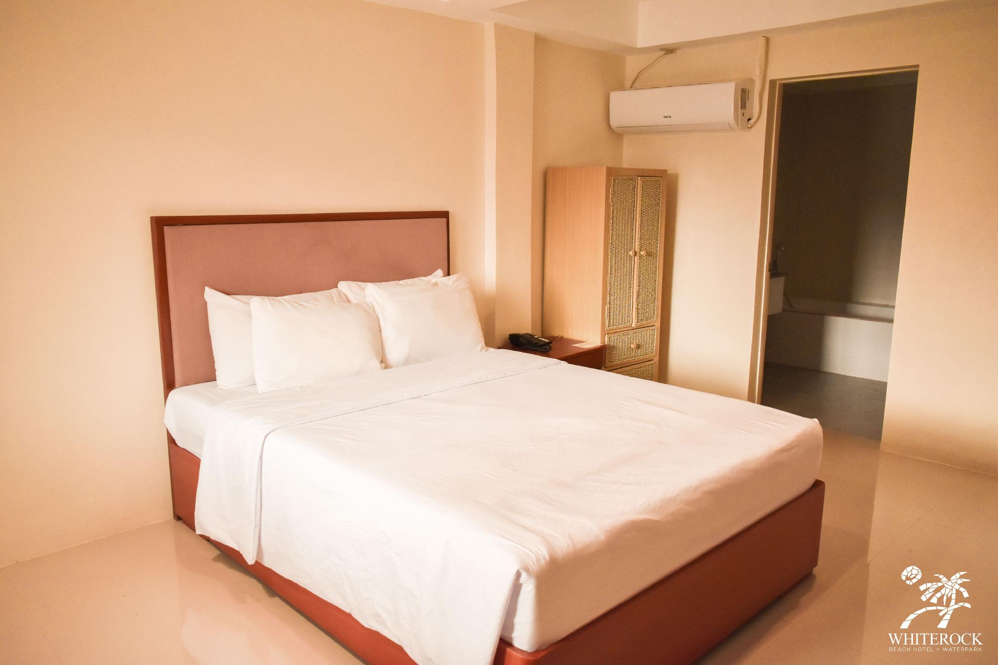Superior, Cabana, Queen Bed