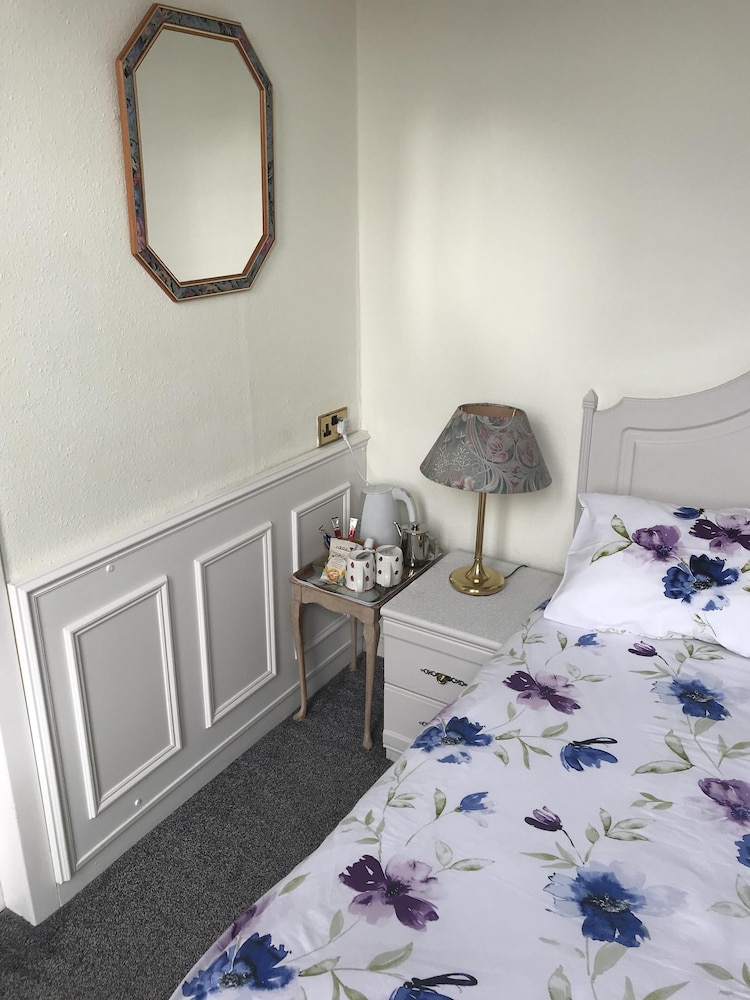 Dorstan Guest House 14/72