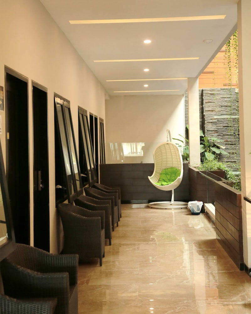 CLASS Premium Guest House 26/35