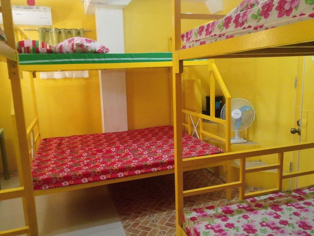 Yellow House Vacation Rental 23/23
