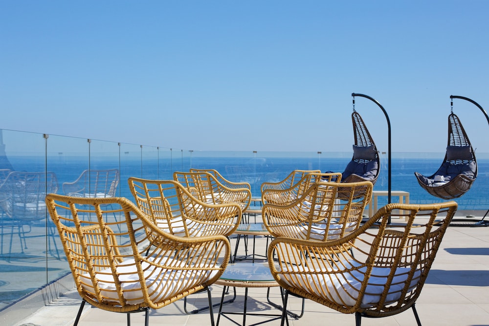 Archipelagos Hotel 24/46