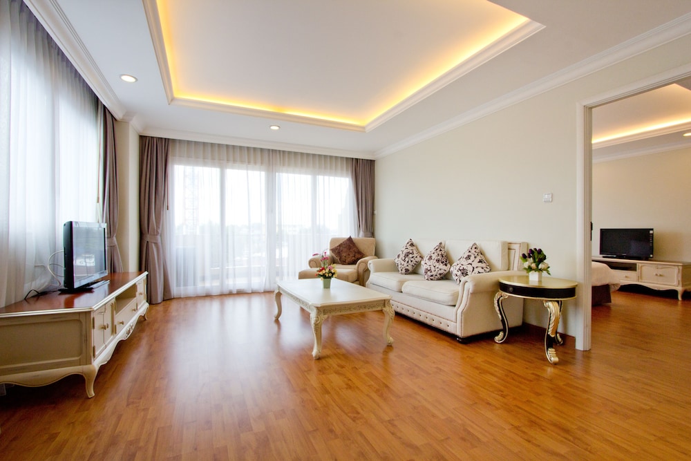 Lk Noble Suite 14/26