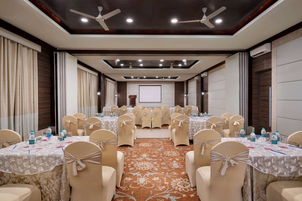 Ramada By Wyndham Mussoorie Mall Road 34/48