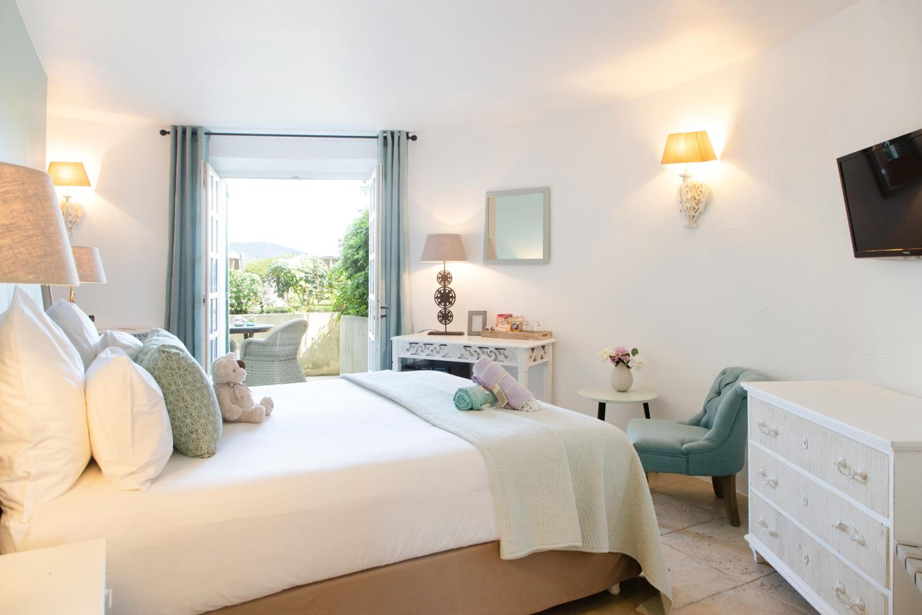غرفة ديلوكس بسرير مزدوج بإطلالة على الحديقة