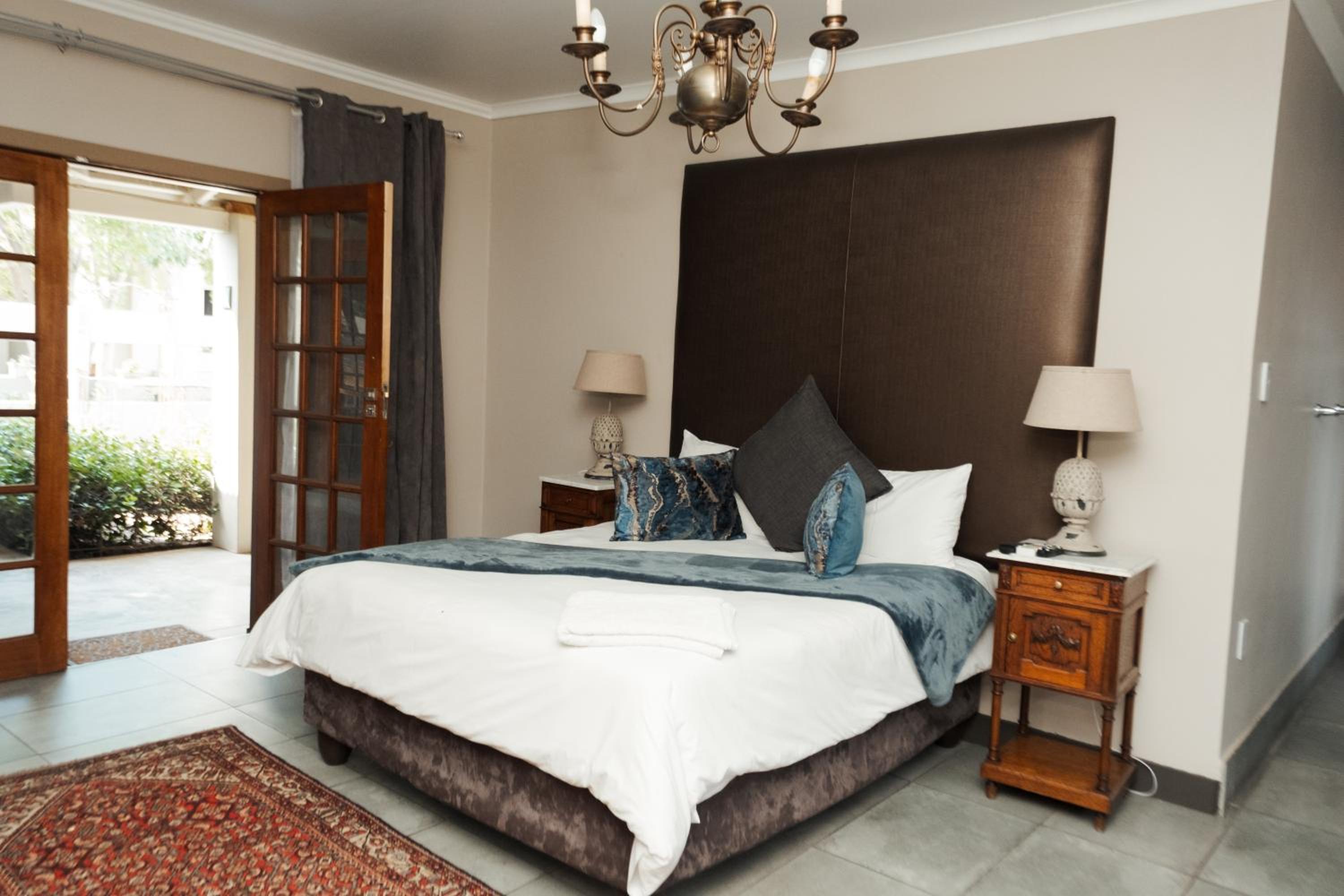 Villa Brocant Guesthouse 3/23