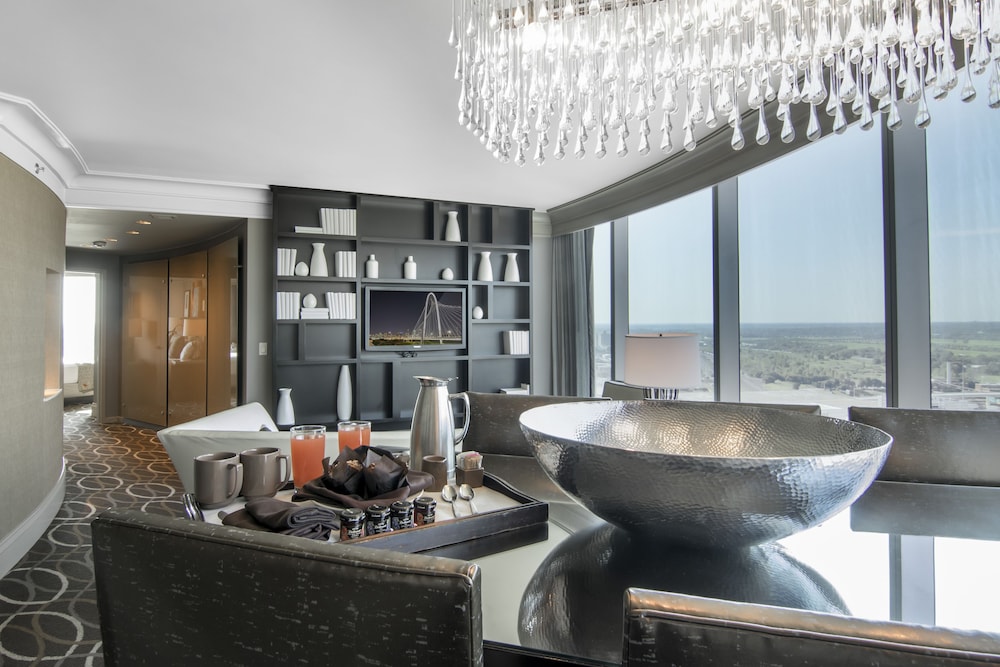 OMNI DALLAS HOTEL 52/92