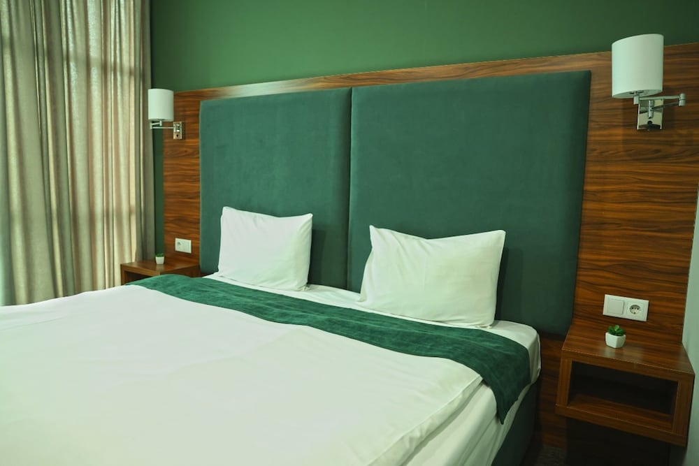 DELUXE, SUITE, KING BED, SOFA