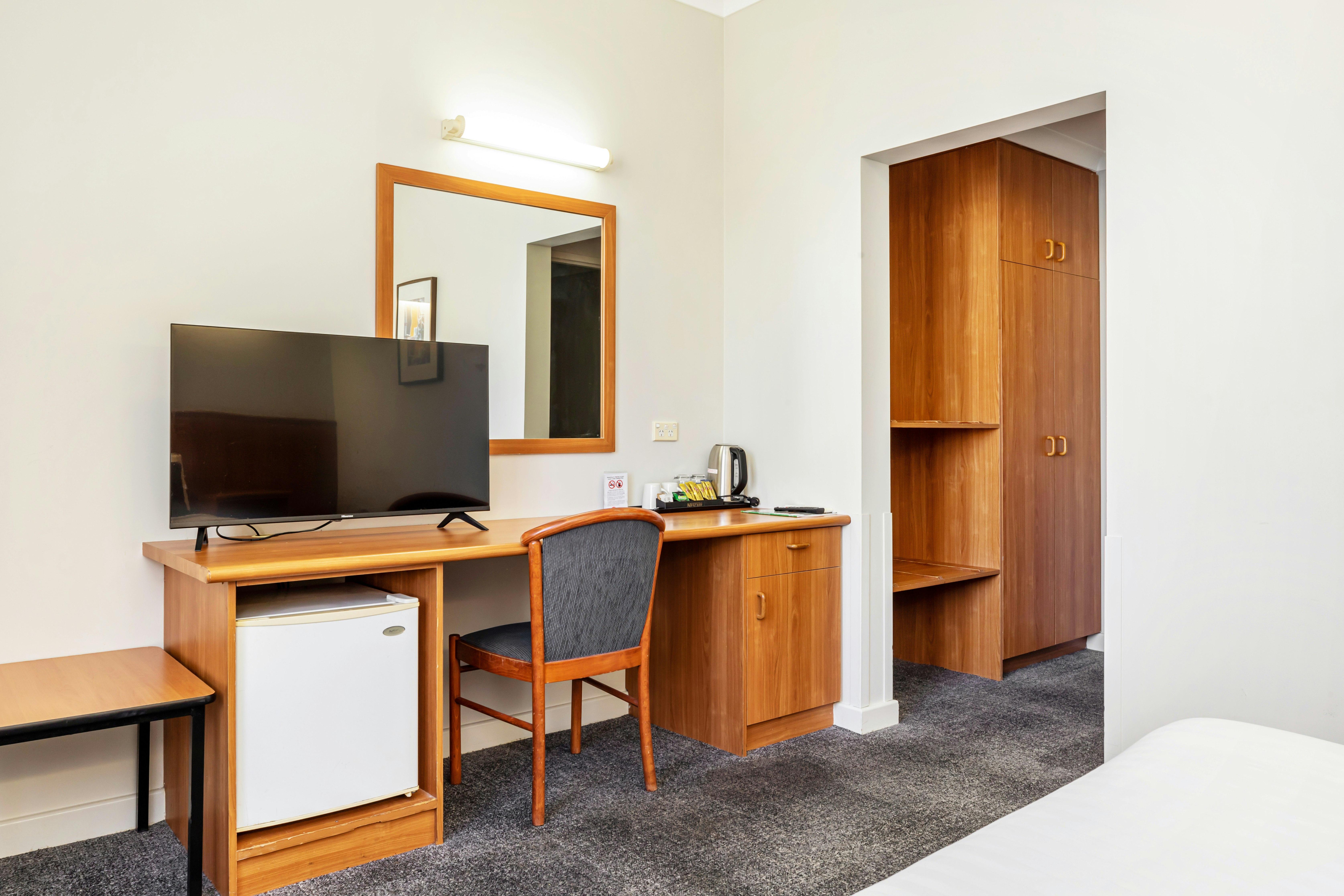 Metro Hotel Perth City 30/38