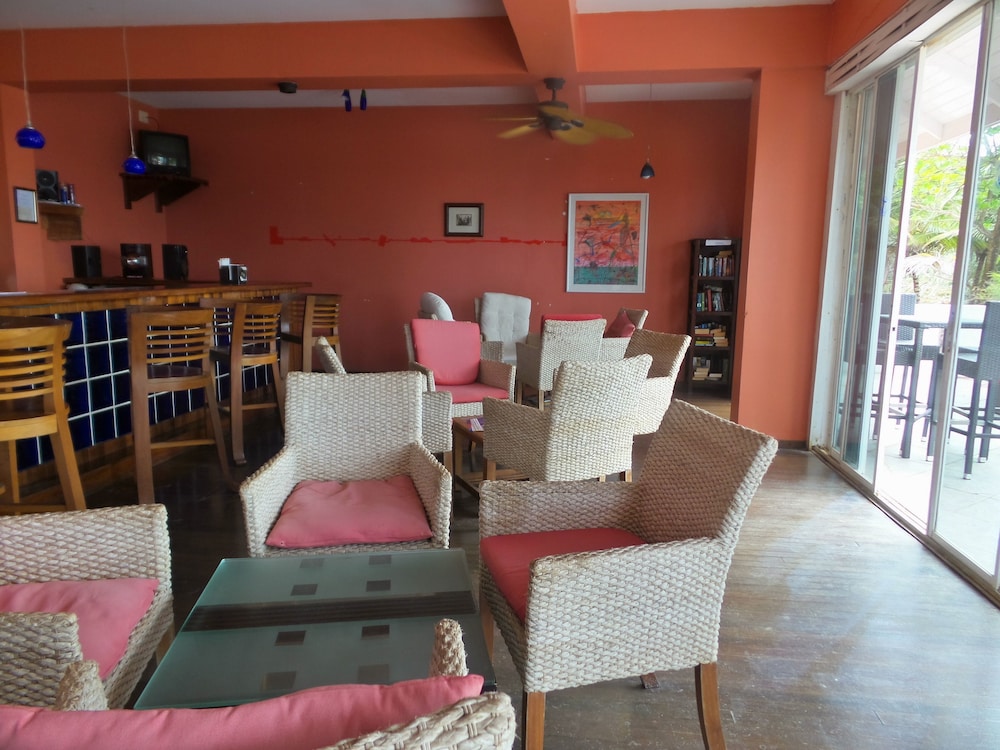 Blue Haven Hotel 37/58