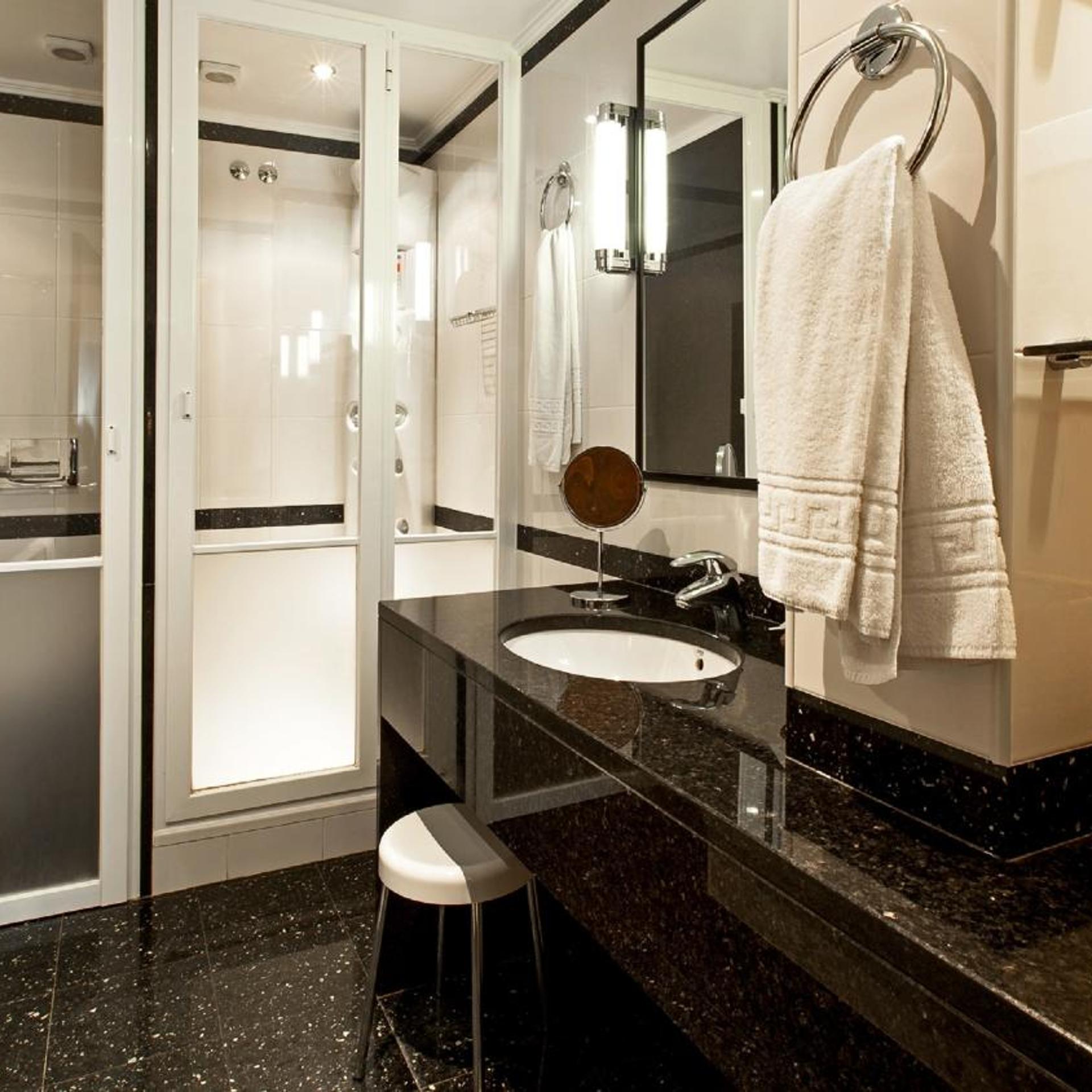 Junior Suite, Double Bed, Sea View, Balcony 4/4