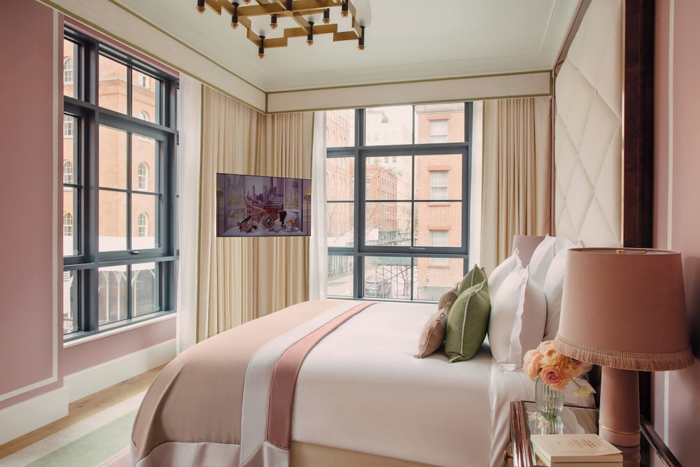 TRIBECA, SUITE, CORNER
