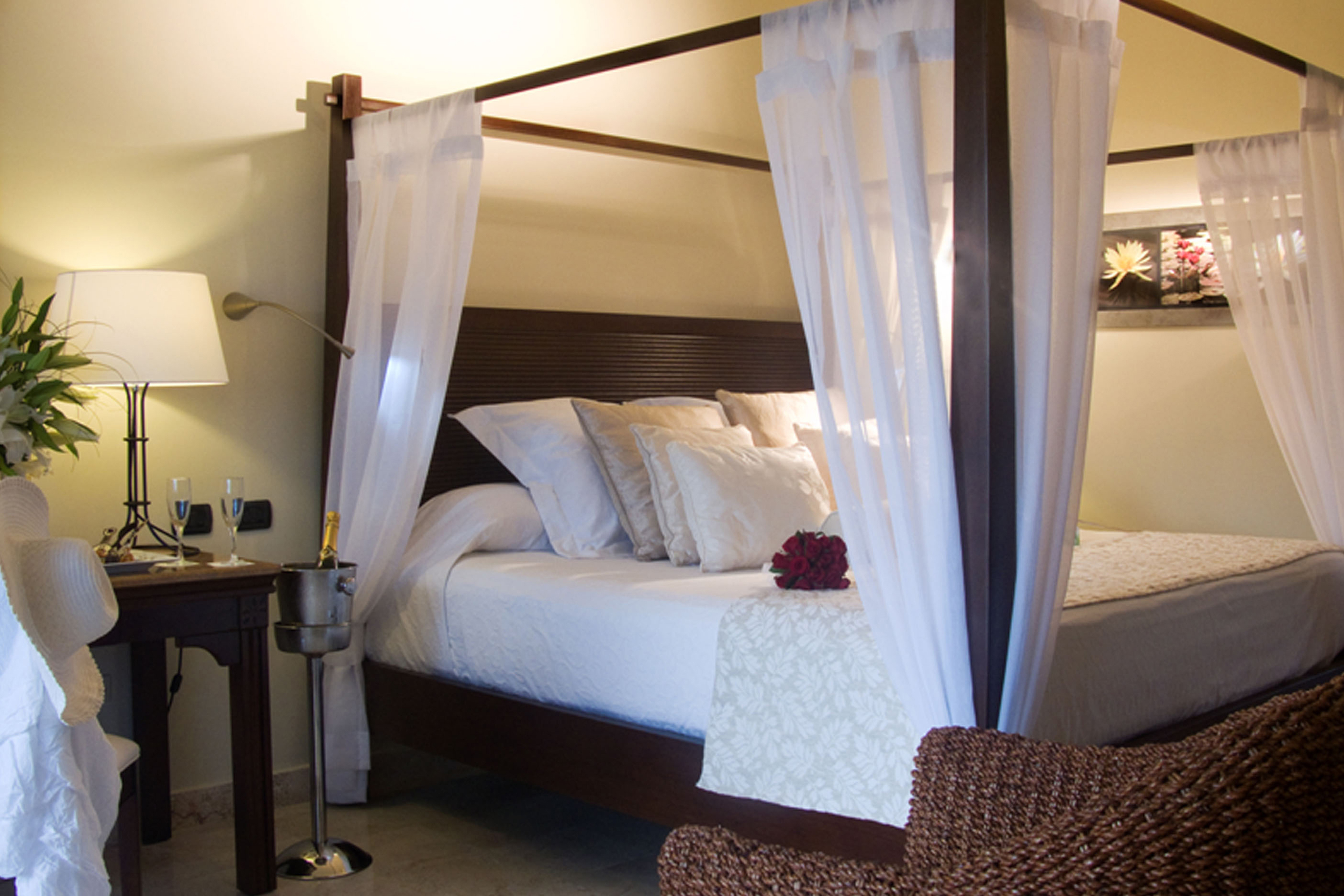 Honeymoon, Double Bed