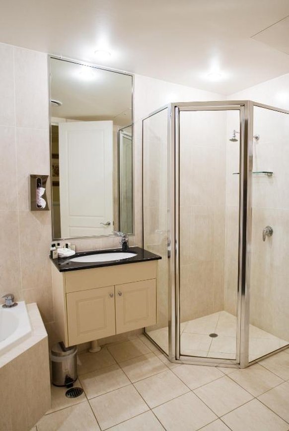 Spa, Suite, Queen Bed