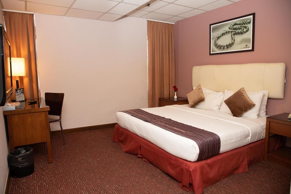 Jewels Hotel 14/46