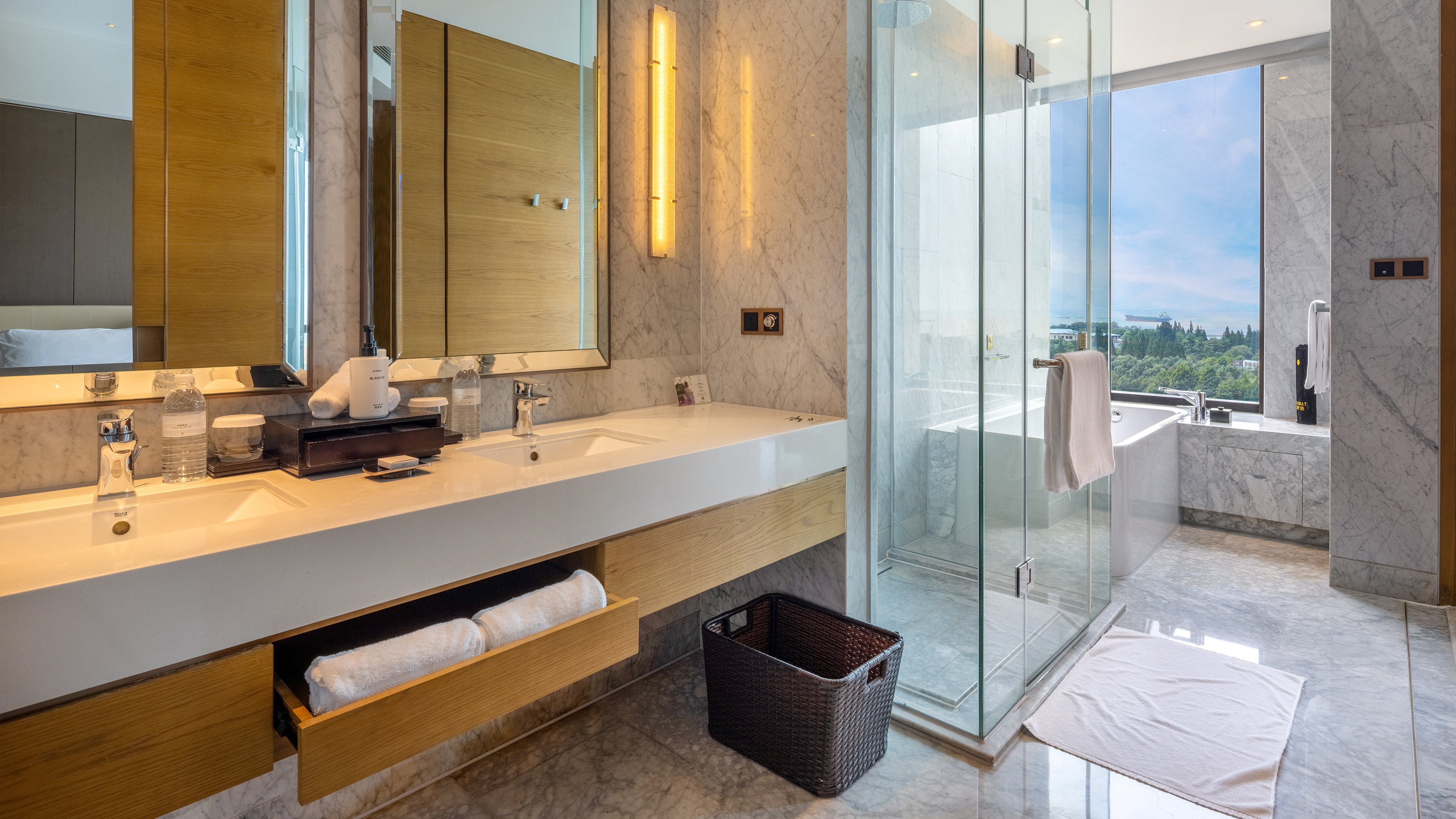 Intercontinental Nantong 49/50