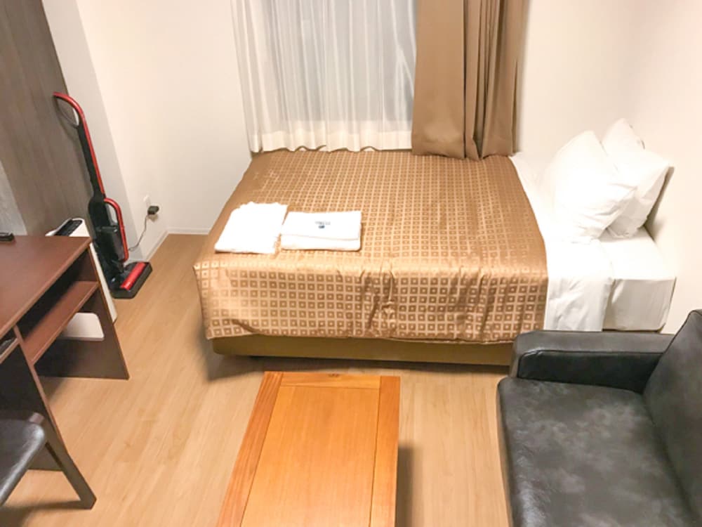 LUXURY, SINGLE