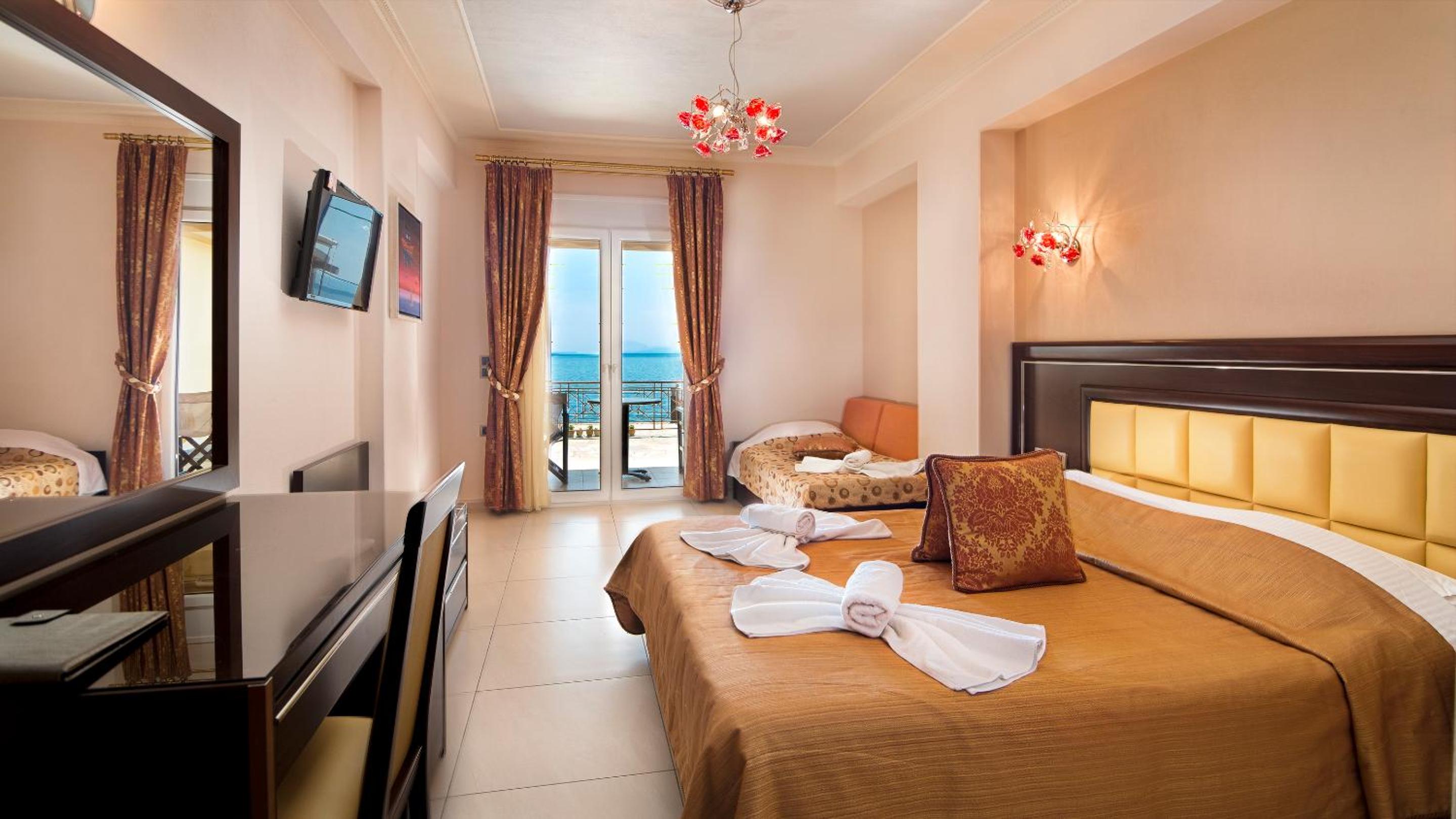 غرفة سوبيريور ثلاثية بإطلالة على البحر، Ilia Mare Hotel 2/7