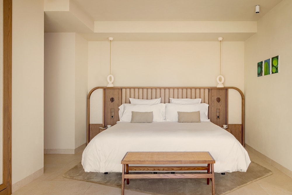 Host Villas & Suites 19/50