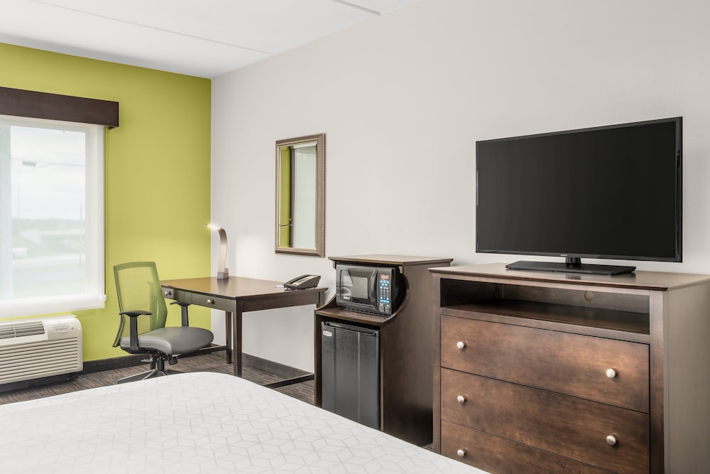Holiday Inn Express Hotel And Suites Wilmington Newark 20/72