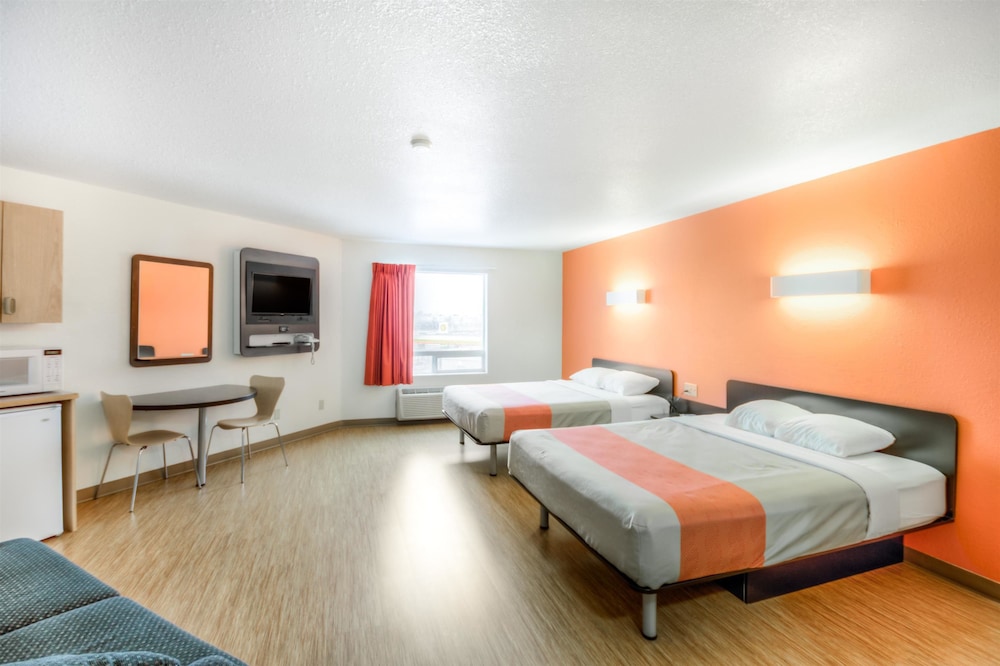 Motel6 Regina, SK 25/62