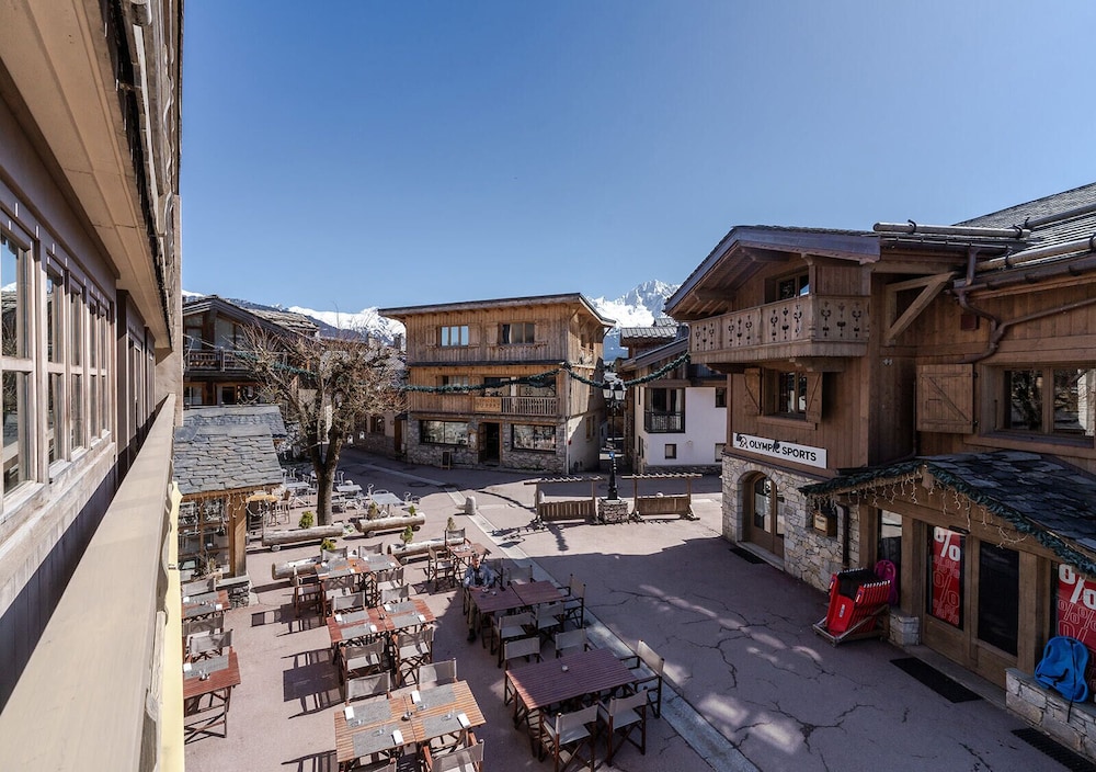 Les Peupliers Hotel 35/42