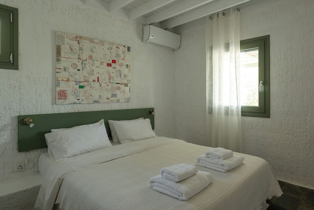 Nereides Villas 8/45