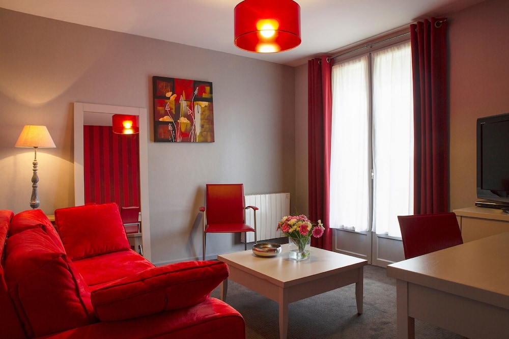 Hotel The Originals Super-Besse Est Auberge de la Petite Ferme 16/31