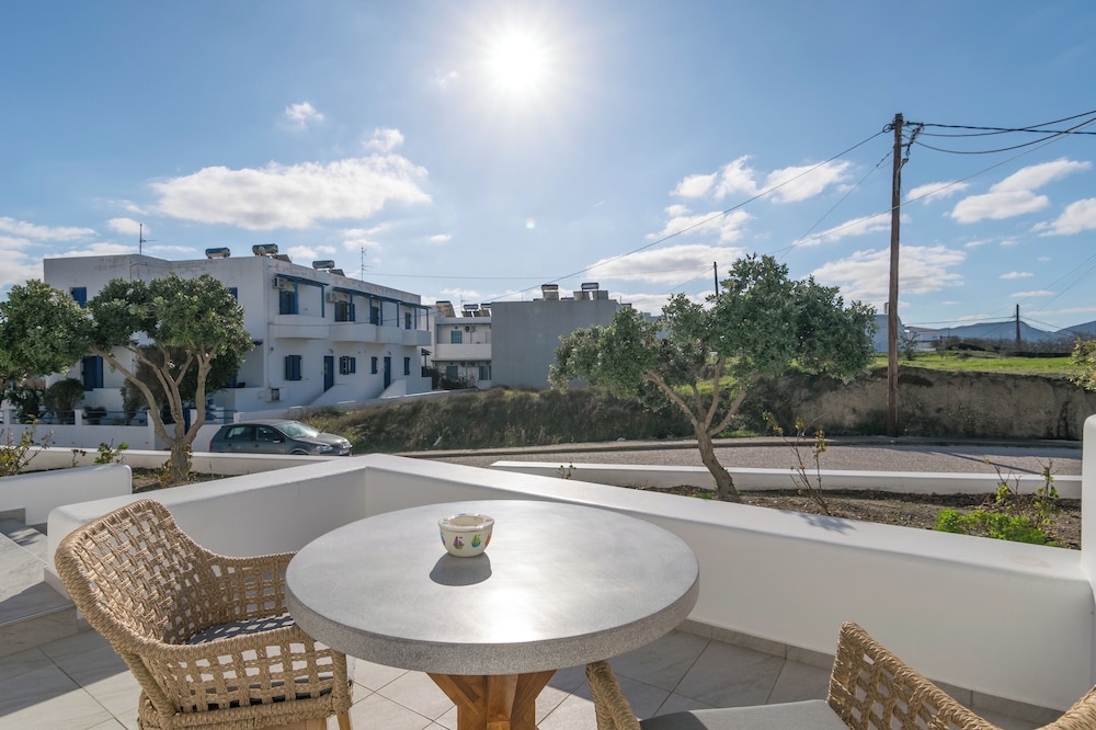 Tsakanos Home 40/50