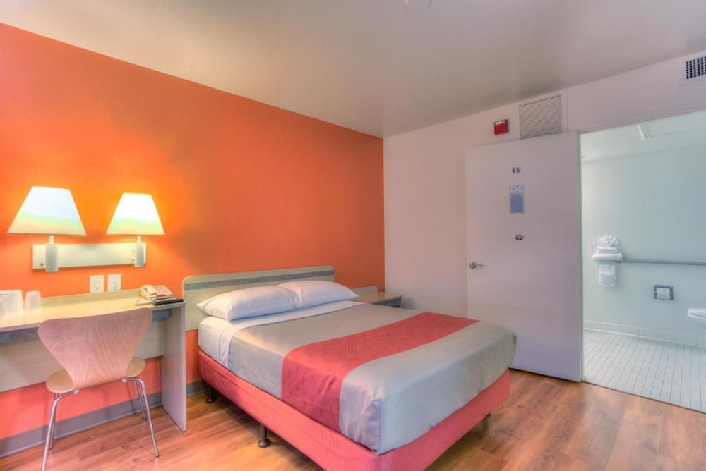 Motel6 Troutdale, OR - Portland East 35/59