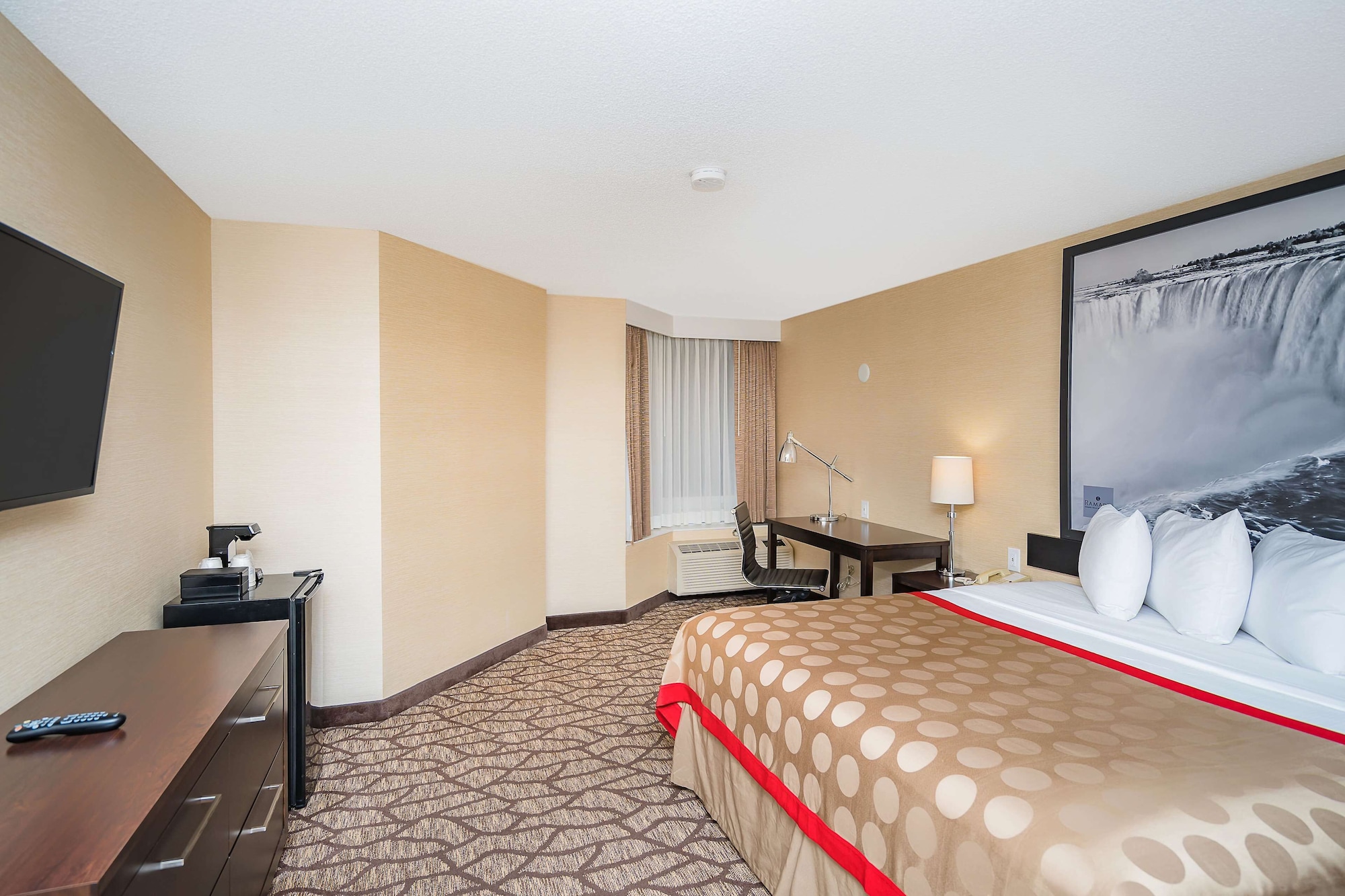 BASIC, KING BED
